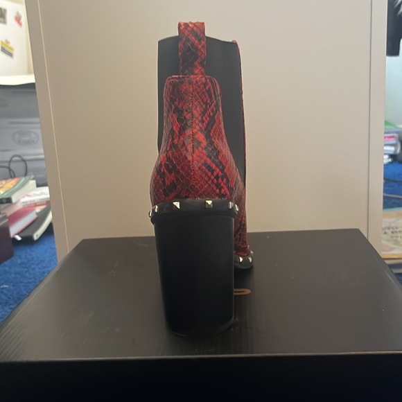 Charles by Charles David Dodger Booties | never worn - Picture 3 of 10